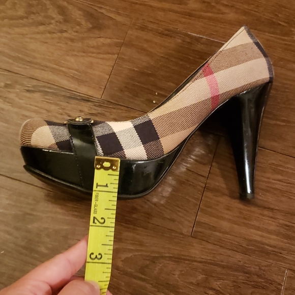 Shoes - Picture 9 of 9